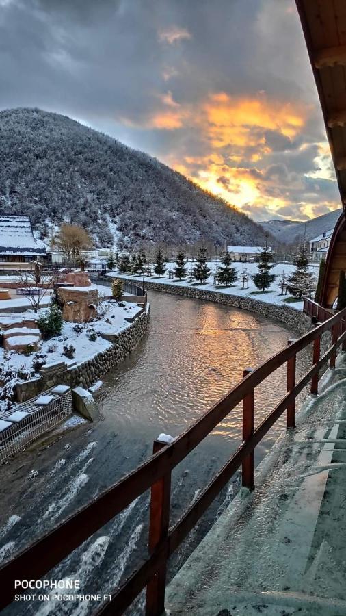 Freskia Resort 페리자이 외부 사진